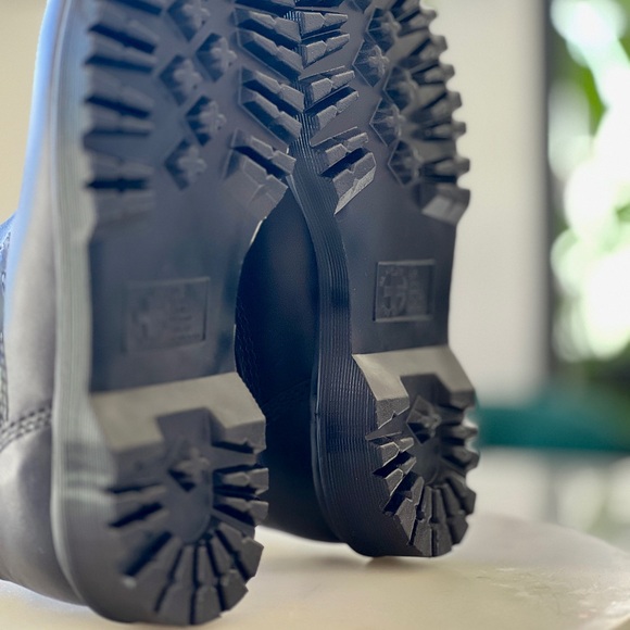 Dr. Martens Black Anistone Lo Shoes - Picture 5 of 12